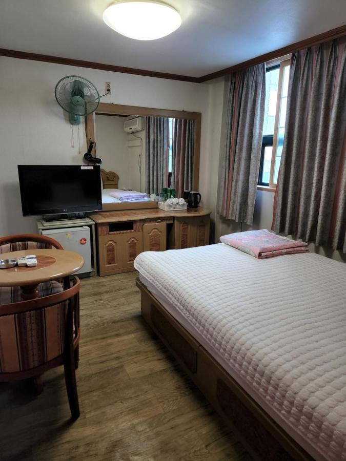 Daeho Motel Busan Exteriör bild